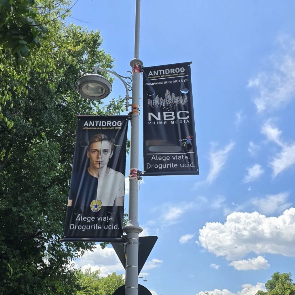 Way media si fostii lor angajati se folosesc de logo-urile instituitiilor de stat, sa monteze ilegal.